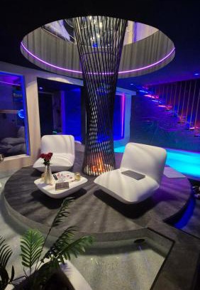Coursan Apartment | Suite de luxe érotique chic