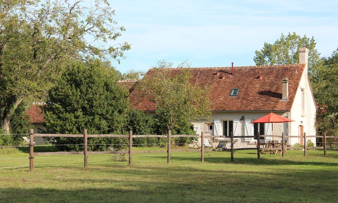 Fontaines-en-Sologne Apartment | Suite Familiale Avec Jardin Entre Chambord et Cheverny. Idéal Pour les Familles