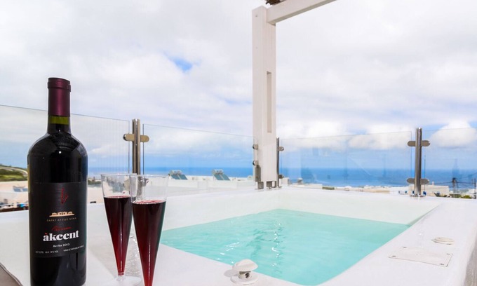 Fira House | Suite Home Santorini