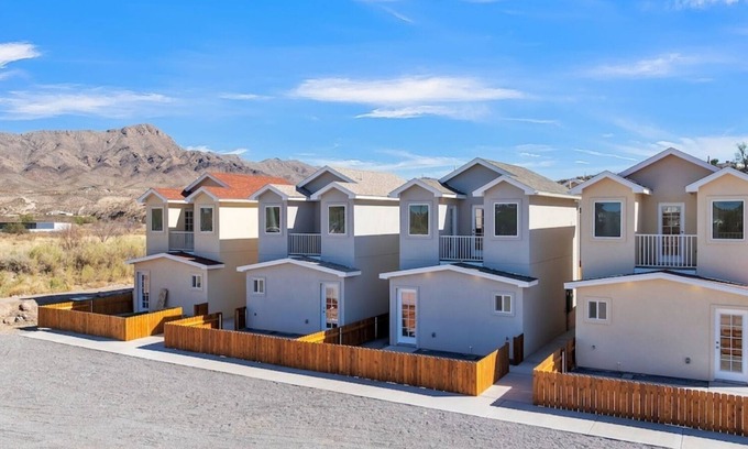 Truth or Consequences House | Summer Bloom Unit 8