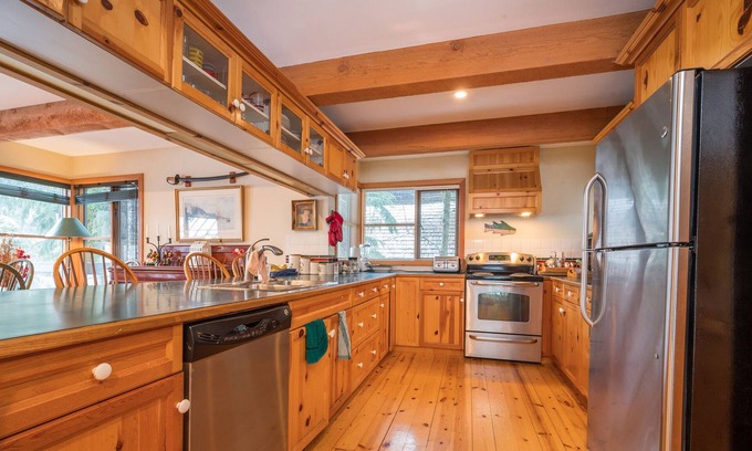 Nicklaus North Ski Chalet | Summer Chalet w/ Pool Table, Hot Tub and Sauna 🏔