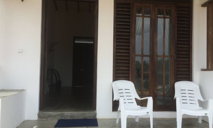 Pottuvil Division 2 House | Summer Cottage