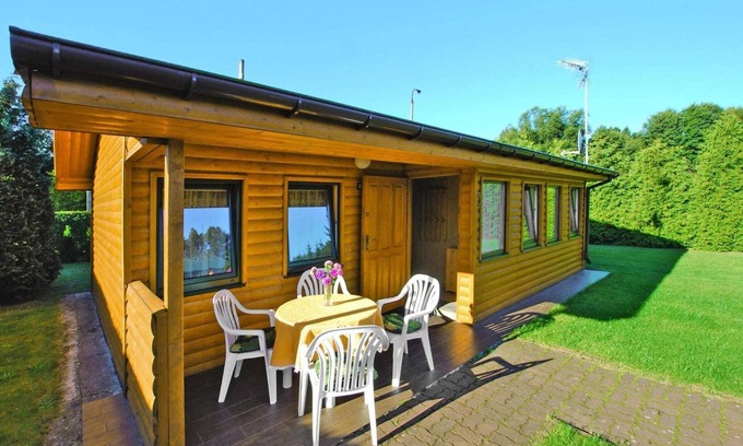 gmina Manowo House | Summer House by Lake Rosnowskie with Terrace