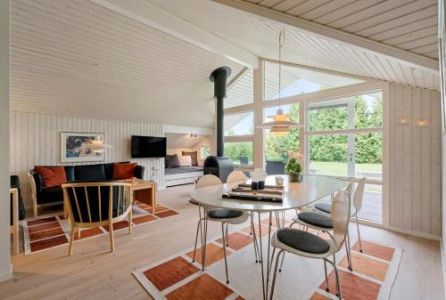 Dronningmolle House | Summer House Close To Nature And Beach