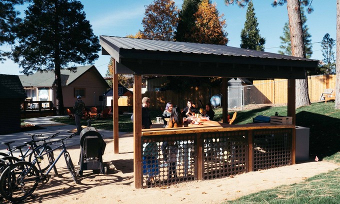 Mount Shasta Hotel | Summit View Inn