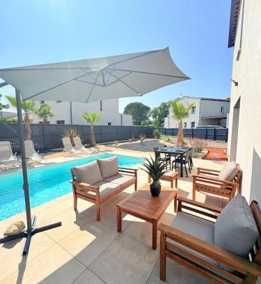 Teyran Villa | Sumptuous villa pool jacuzzi