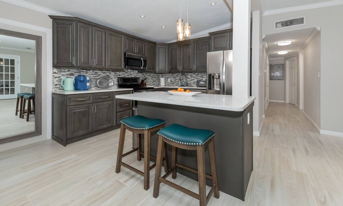 Park East House | Sunaire Terrace within minutes to Downtown Sarasota