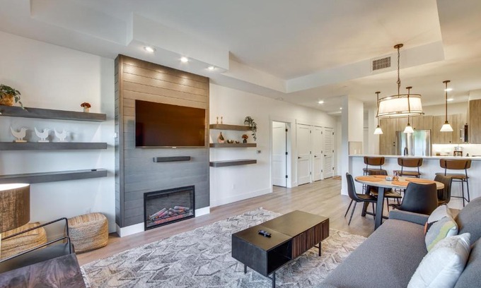 Cle Elum Apartment | Suncadia Resort Condo Balcony and Golf Course Views