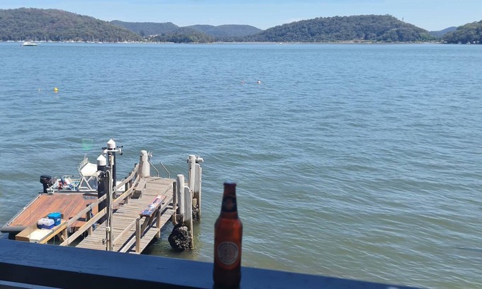 Little Wobby Cabin | "SUNDECK LODGE" Waterfront. Sleeps 11. Awesome. HAWKESBURY/COWAN/PITTWATER