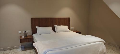 Chennai Bed & Breakfast | Sundex Multi Hall