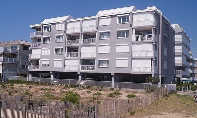 Midtown Ocean City Condo | Sungate 402-Oceanfront 77th St, Free WiFi, Elev, W/D, AC