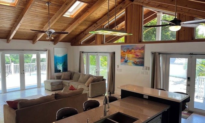 Anglers Park House | Sunlit Treasure in Key Largo