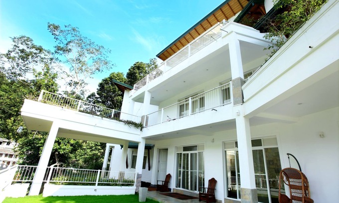 Harispattuwa Villa | Sunlit Villa
