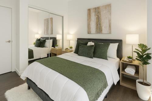Downtown Eastside Apartment | Sunny 2 Bedroom Unit in Walkable East Vancouver