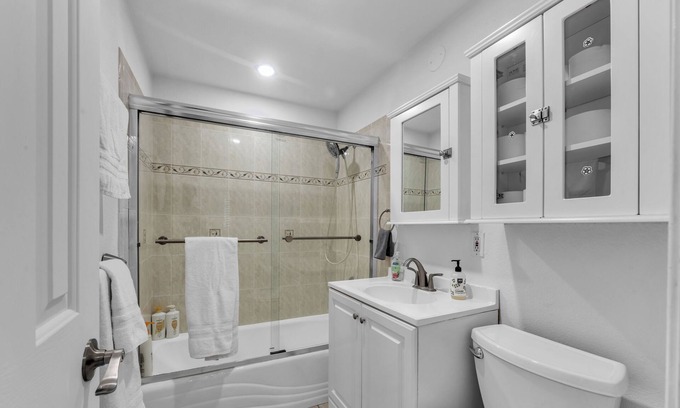 Midway City House | Sunny 3BR Cali Comfort Stay
