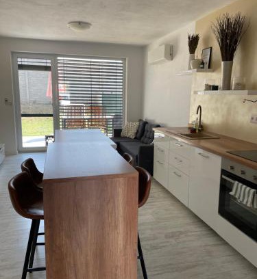 Senec Apartment | Sunny apartment on the lakes