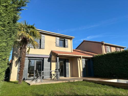 Saint-Genis-les-Ollieres Villa | Sunny House - Villa 4 chambres - Saint Genis Les Ollières