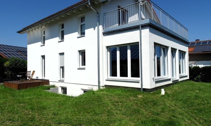 Postmuenster House | Sunny house with 2 residential units, large garden and sun terrace