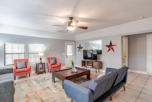 Venetia House | Sunny Side at Dog River-Dock, Lake, Fenced Yard