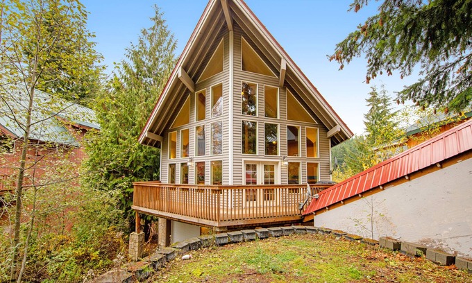 Hyak House | Sunny, Ski-in/Ski-Out Getaway w/Free WiFi, Mountain Views, & a Game Room