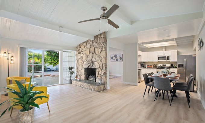 Reseda House | Sunny SoCal Escape: 3BR/2BA Bright home with pool