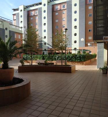 Sevilla Este Apartment | Sunny view Apartment with Five Beds check out 2 pm