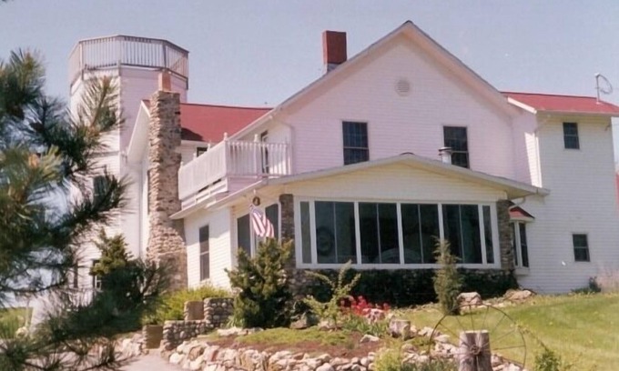 Gypsum House | SunnySide Tower-11 Bedrooms-17Beds-7.5 Baths-2 Kitchens-Sports Park-Lake 1 Mile