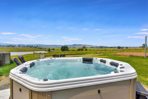 Anambah House | Sunrise and Sunset Hot Tub Views 600m walk to Doltone Anambah House Wedding Venue at Pelican Plains