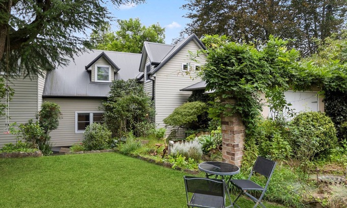 Hazelbrook House | Sunrise House @ Wentworth Falls