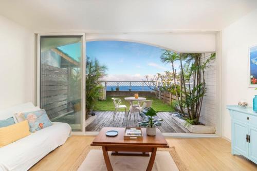 Punaauia Apartment | Sunset Beach Residence - Studio on the beach