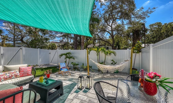 Bayou Oaks House | Sunset Casita near the Bay Indian Beach near Downtown Sarasota City Limits