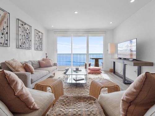Ocean Beach House | Sunset Cliffs Lookout - Ocean Front Luxury Condo