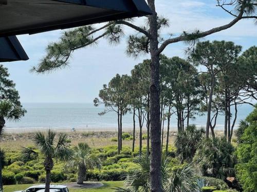 Hilton Head Apartment | Sunset Dunes Direct Beach Access