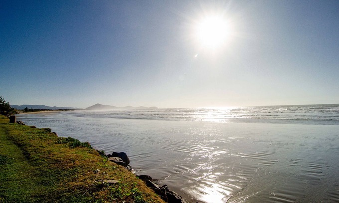 Vila Esperanca Apartment | Sunset Nook, Quiet near the Beach TY9533