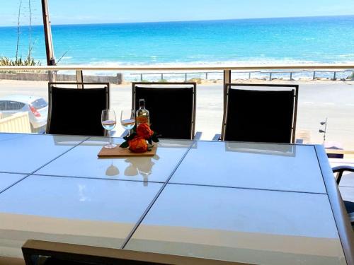 Adelaide House | Sunset Ocean Views Esplanade 5 BR Sleeps 10