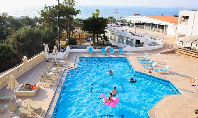 Adelianos Kampos Hotel | Sunset Paradise