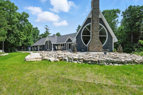 Sturgeon Bay House | Sunset Retreat by Simple Life Rentals