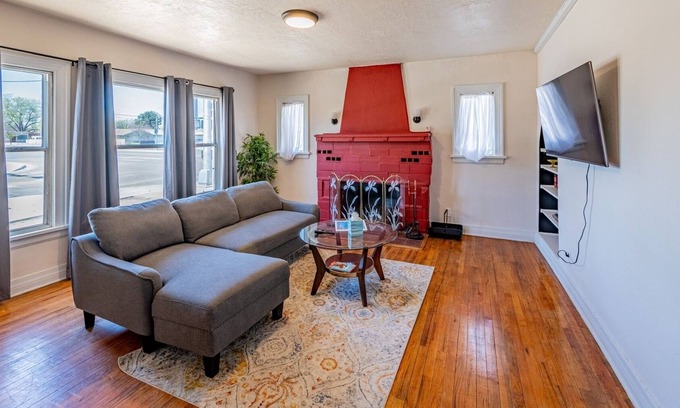 Downtown Albuquerque House | Sunset Suite - 1 bed 1 bath - One Bedroom In Historic Downtown!