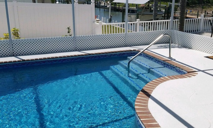 Grove City Cottage | Sunset View on Lemon Bay - Duplex property- Starfish Cottage