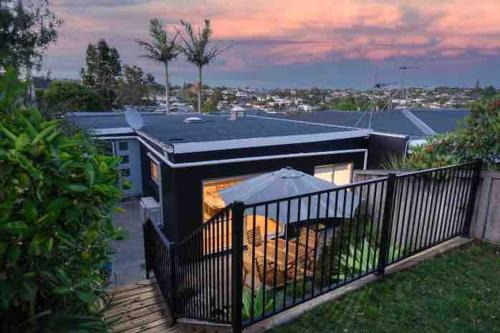 St. Heliers House | Sunshine Daydream w Edmund Cottage