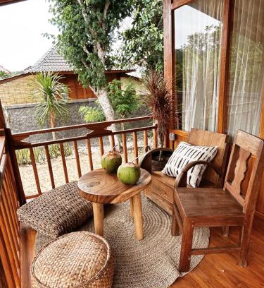 Pecatu Apartment | Sunshine wooden house