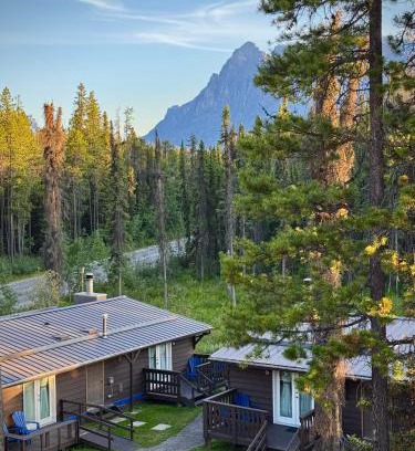 Sunwapta Falls Cabin | Sunwapta Falls Rocky Mountain Lodge