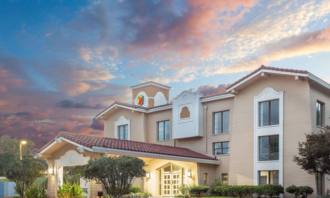 Austell Hotel | Super 8 by Wyndham Austell/Six Flags