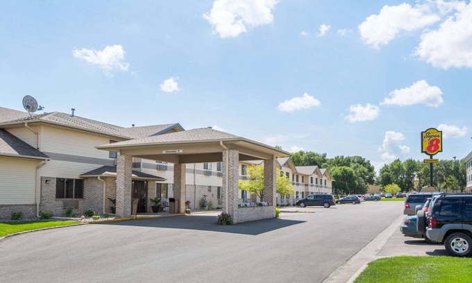 Brookings Hotel | Super 8 by Wyndham Brookings