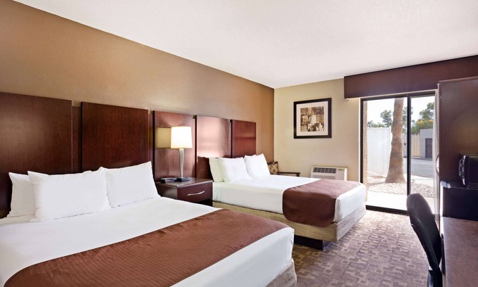 Chandler Hotel | Super 8 by Wyndham Chandler Phoenix