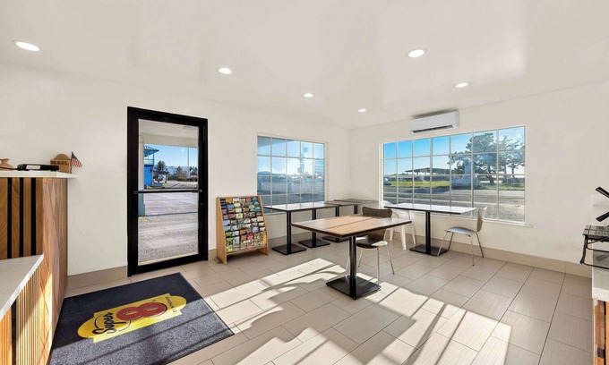 Bertsch-Oceanview Hotel | Super 8 by Wyndham Crescent City