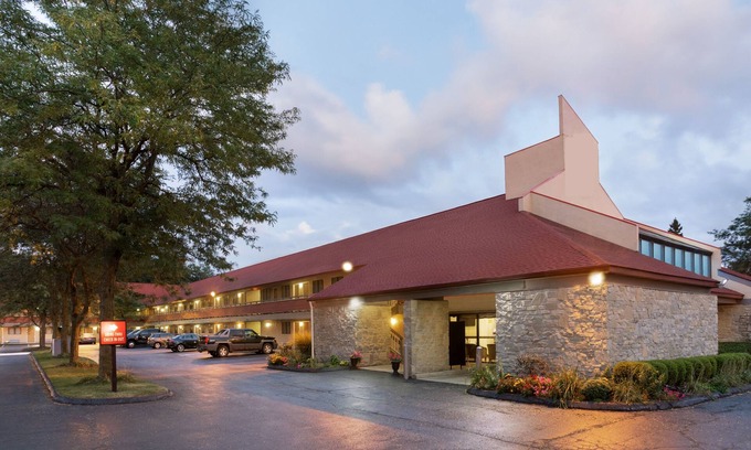 Findlay Hotel | Super 8 by Wyndham Findlay