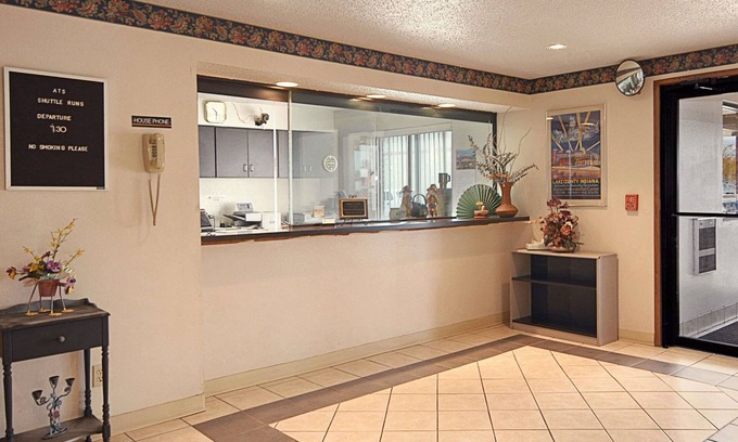 Hammond Hotel | Super 8 by Wyndham Hammond/North