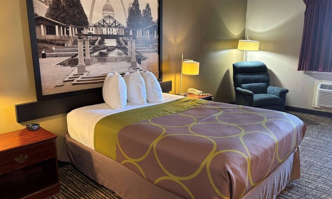 Jerseyville Hotel | Super 8 by Wyndham Jerseyville