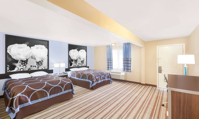 Kingsville Hotel | Super 8 by Wyndham Kingsville